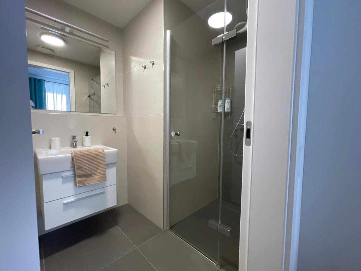 Appartamento Sag Sky Park Free Parking And Wi-fi Bratislava