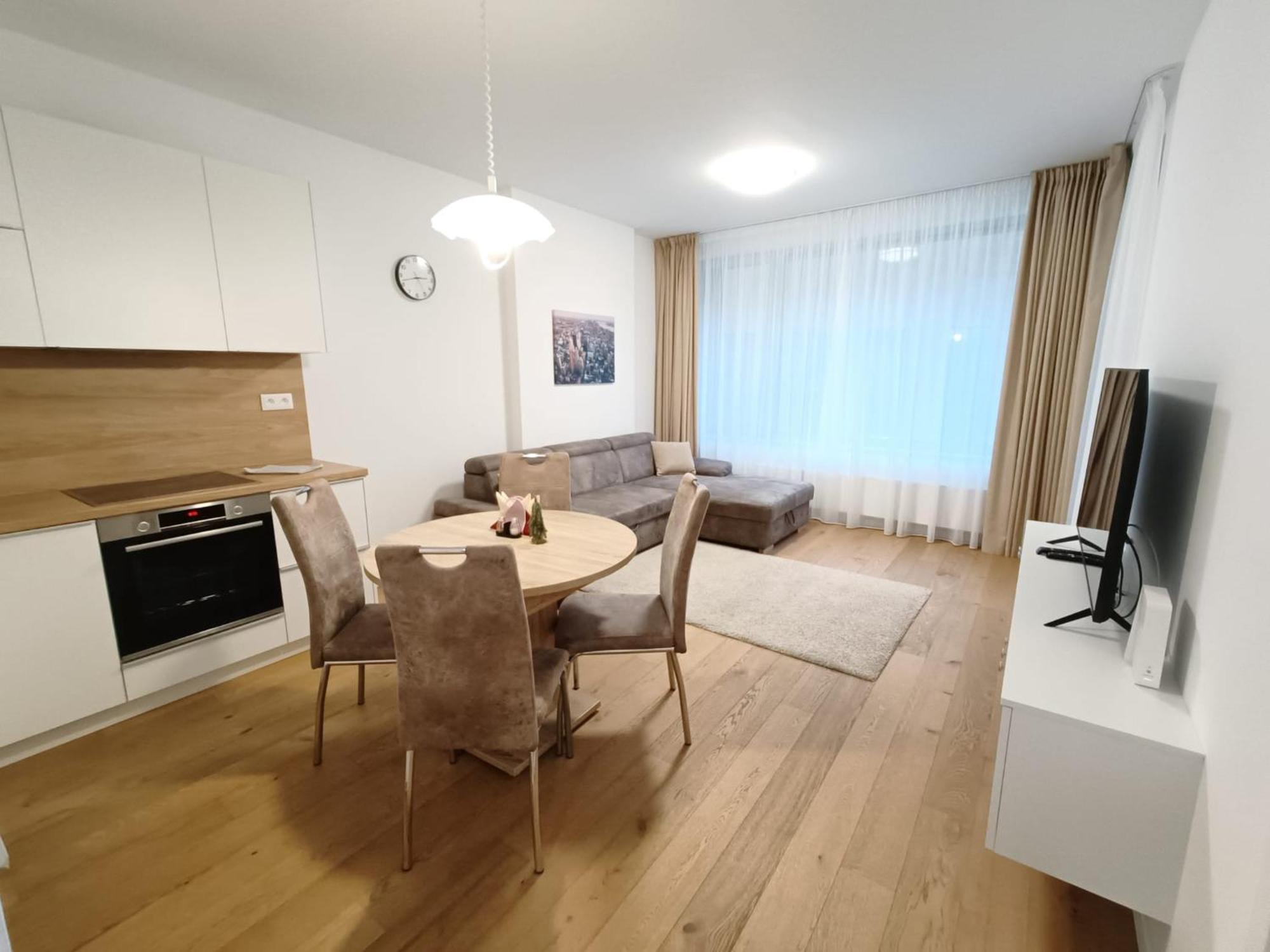 Sag Sky Park Free Parking And Wi-fi Apartmán